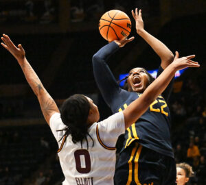 No. 22 WVU women's basketball wins defensive battle in 4th quarter to beat Arizona State